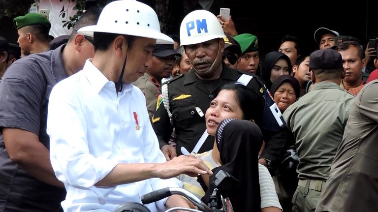 kisah-ibu-muda-menanti-15-tahun-setelah-ngidam-dielus-jokowi