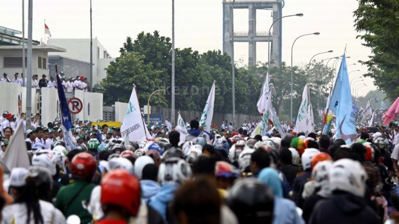 &#91;Hidup Buruh!!!&#93; Pengusaha: Masa Gaji Buruh Lebih Tinggi dari PNS