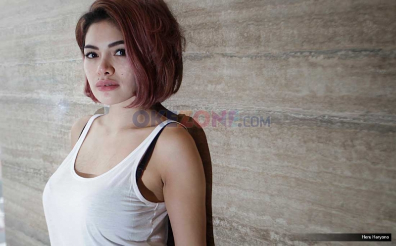 Nikita Mirzani Nikmati Sensasi Seks di Tangga Darurat