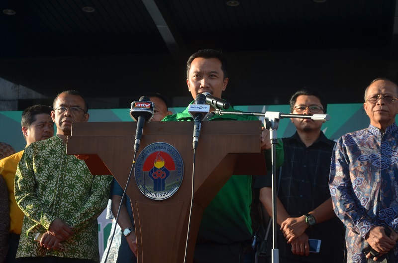 Imam Nahrawi Pecat Staf Kemenpora Gara-Gara Kicaun Kontroversial di Twitter