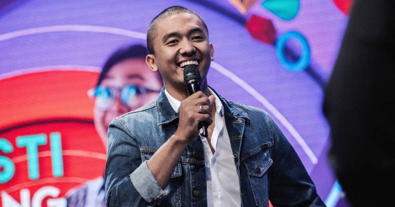 4 SENSASI UUS DI MEDIA SOSIAL