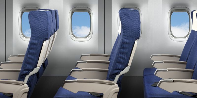 Mengapa Jendela Tidak Sejajar dengan Kursi Pesawat?