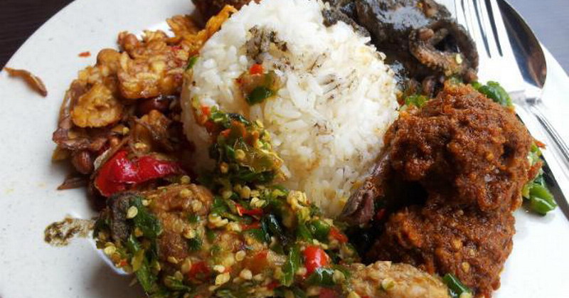 4 Rahasia Membuat Masakan Padang yang Lezat