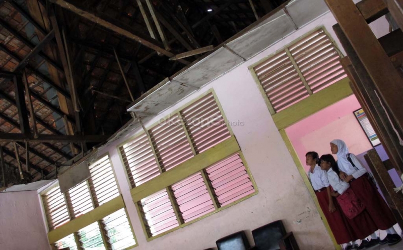 gaya-anies-baswedan-ledek-ledekan-dengan-menteri-bambang