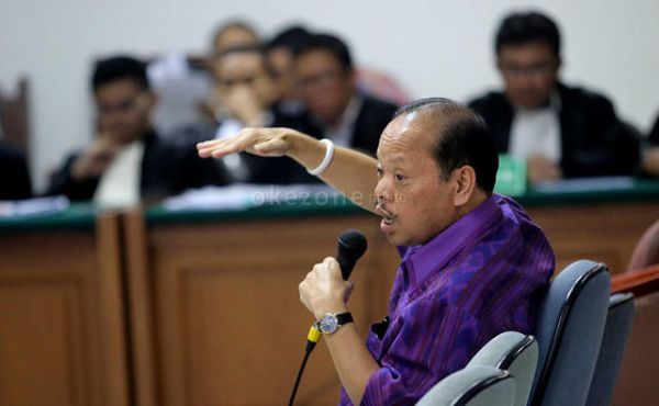 sutan-bhatoegana-curhat-behel-gigi-ke-majelis-hakim