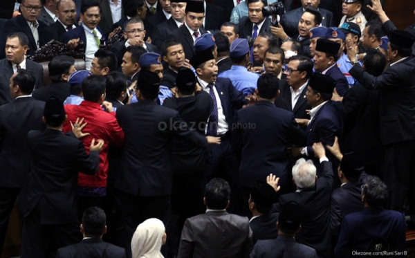 berang-kadernya-dibogem-fraksi-demokrat-bakal-lapor-polisi