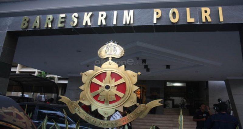 bareskrim-sita-10-unit-crane-pelindo-ii-semua-diberi-police-line