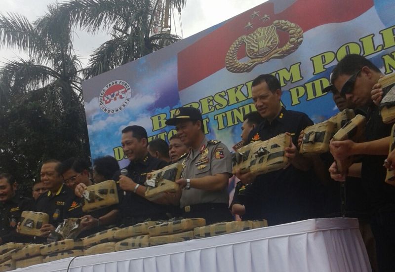 2,1 Ton Ganja Asal Aceh Diangkut dengan Truk Sayur