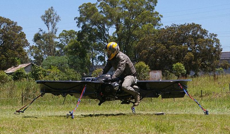 sepeda-motor-terbang-pertama-di-dunia-diperkenalkan