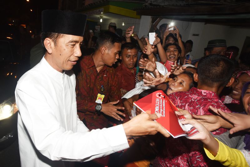 Jokowi Salat Id di Masjid Raya Baiturrahman Aceh