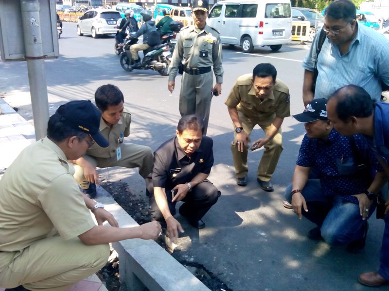 cek-gorong-gorong-nur-mahmudi-tegur-pemborong