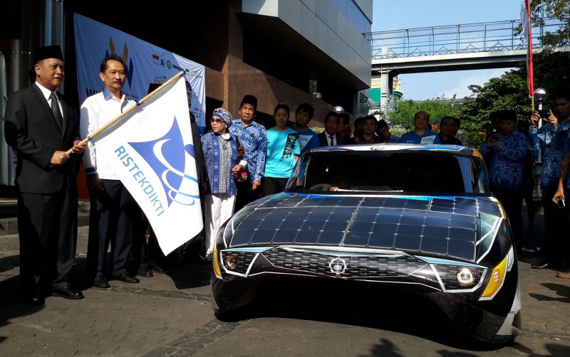 touring-jakarta-bali-mobil-listrik-buatan-its-alami-gangguan-roda