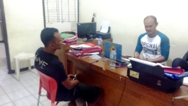 Mengaku Tuhan, Pria Ini Minta Warga Bakar Alquran