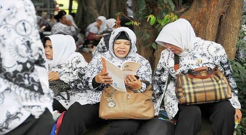 guru-honorer-kami-telah-jadi-korban-politik-pilkada