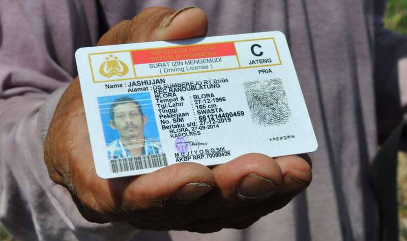 lahir-saat-hujan-deras-pria-ini-diberi-nama-jashujan