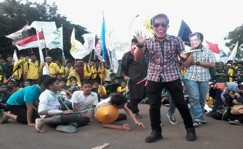 Mahasiswa Nyanyikan Lagu 'Kera Sakti' untuk Jokowi