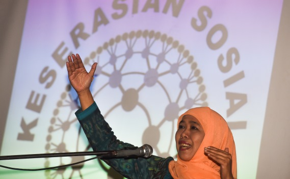 mensos-khofifah-kerap-ditawari-layanan-seks