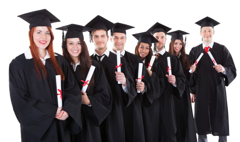 Momen-momen Haru dan Berbekas Saat Wisuda