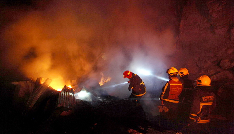 Terkena Percikan Kembang Api, Asrama Mahasiswa Terbakar
