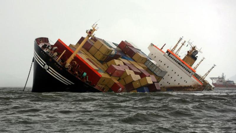 kapal-pengangkut-bantuan-korban-perang-yaman-tenggelam