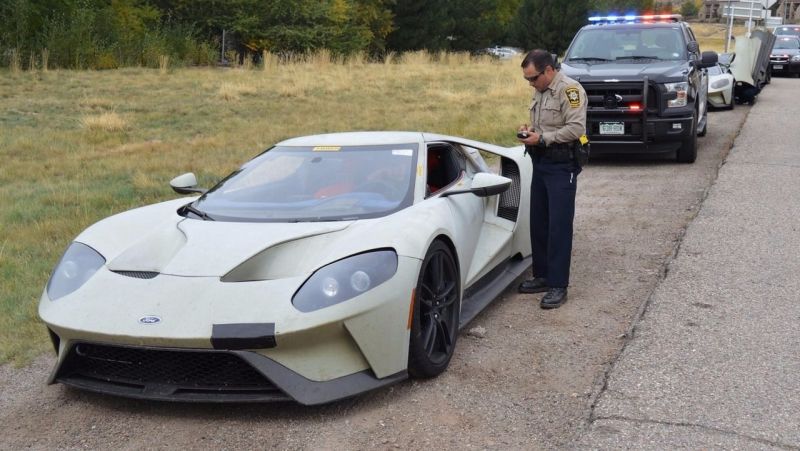 Ngebut di Jalan, Ford GT Prototipe Ditilang Polisi
