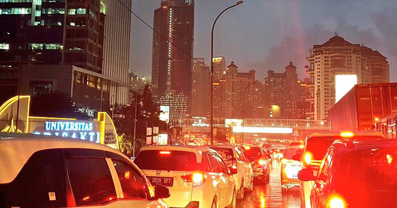 hujan-guyur-jakarta-kemacetan-terjadi-di-berbagai-lokasi