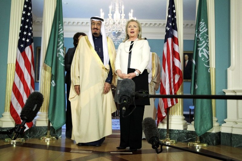 hillary-clinton-sebut-arab-saudi-dan-qatar-danai-isis