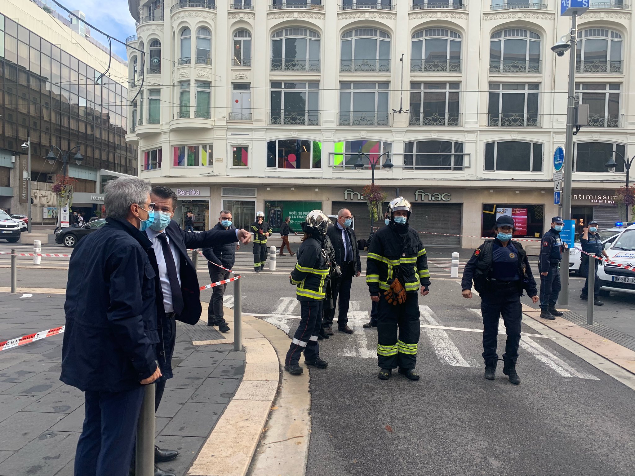3 Orang Tewas dalam Penyerangan di Gereja Nice Prancis, 1 Dipenggal