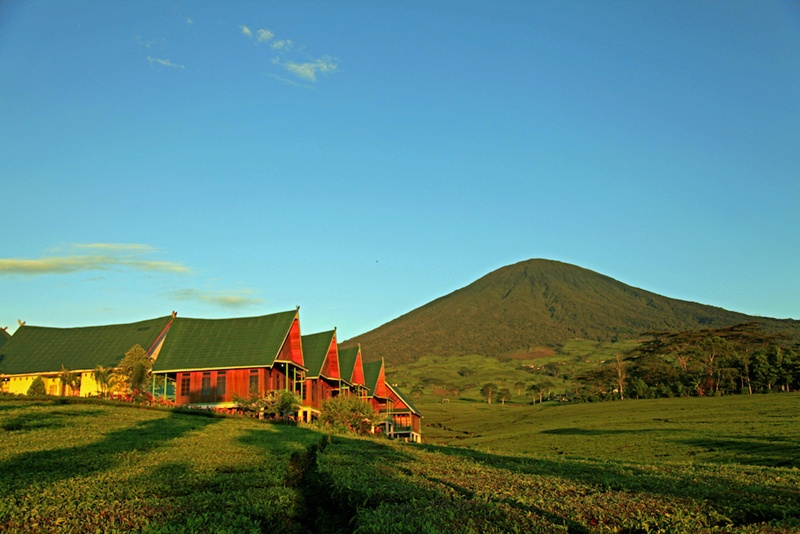 Shelter 1 Gunung Dempo, Badai dan Sosok Misterius