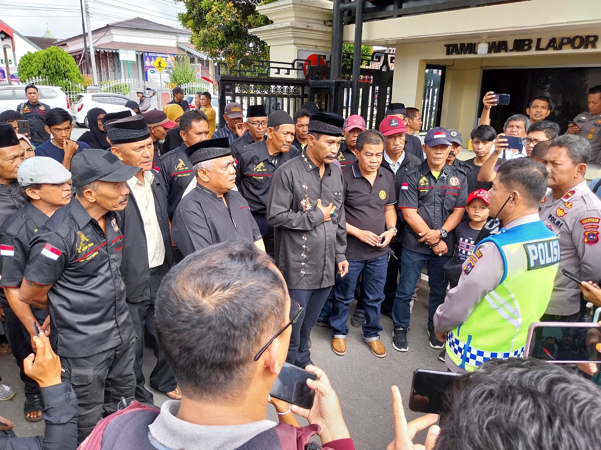 Heboh Penyataan Inses Ibu-Anak, Wali Kota Bukittinggi Dilaporkan ke Polisi 