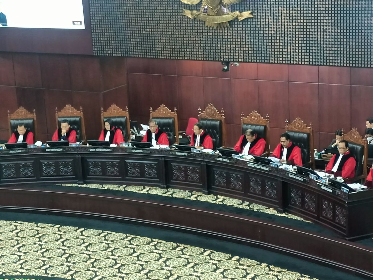 Breaking News! MK Tolak Gugatan soal Syarat Capres-Cawapres Minimal S1