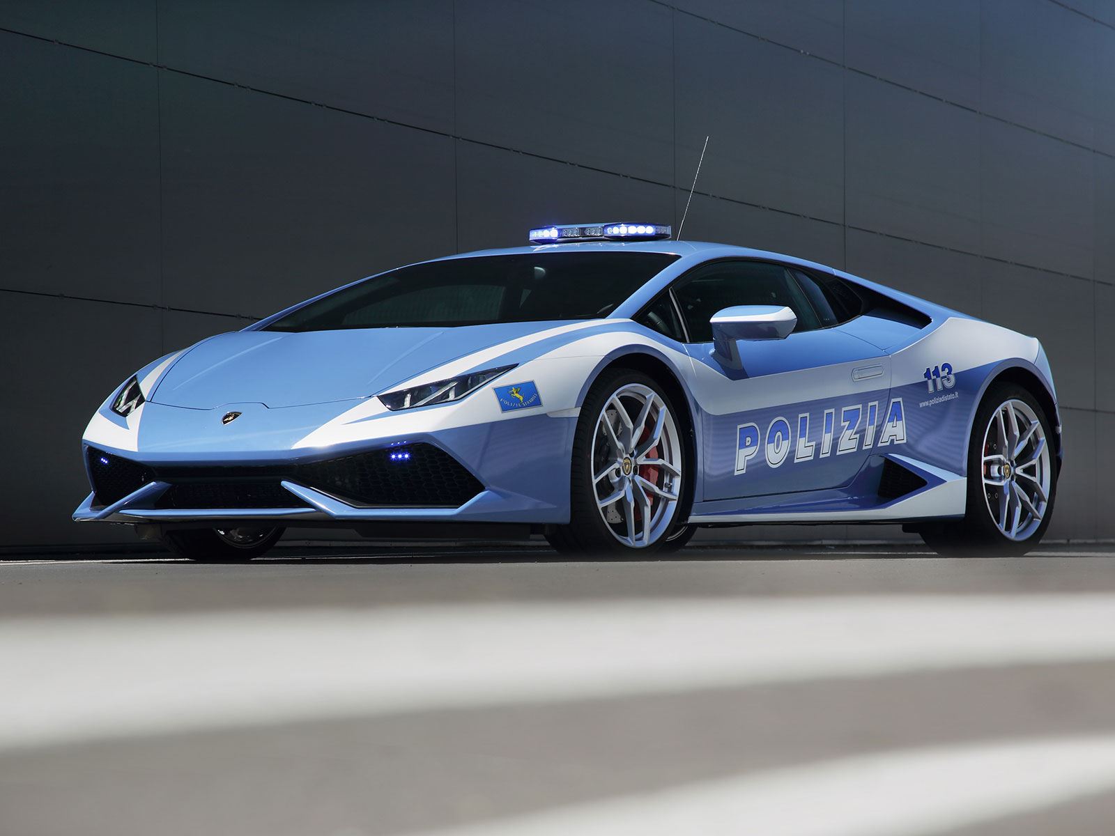 Mobil - Mobil Polisi Terkeren Dari Berbagai Negara