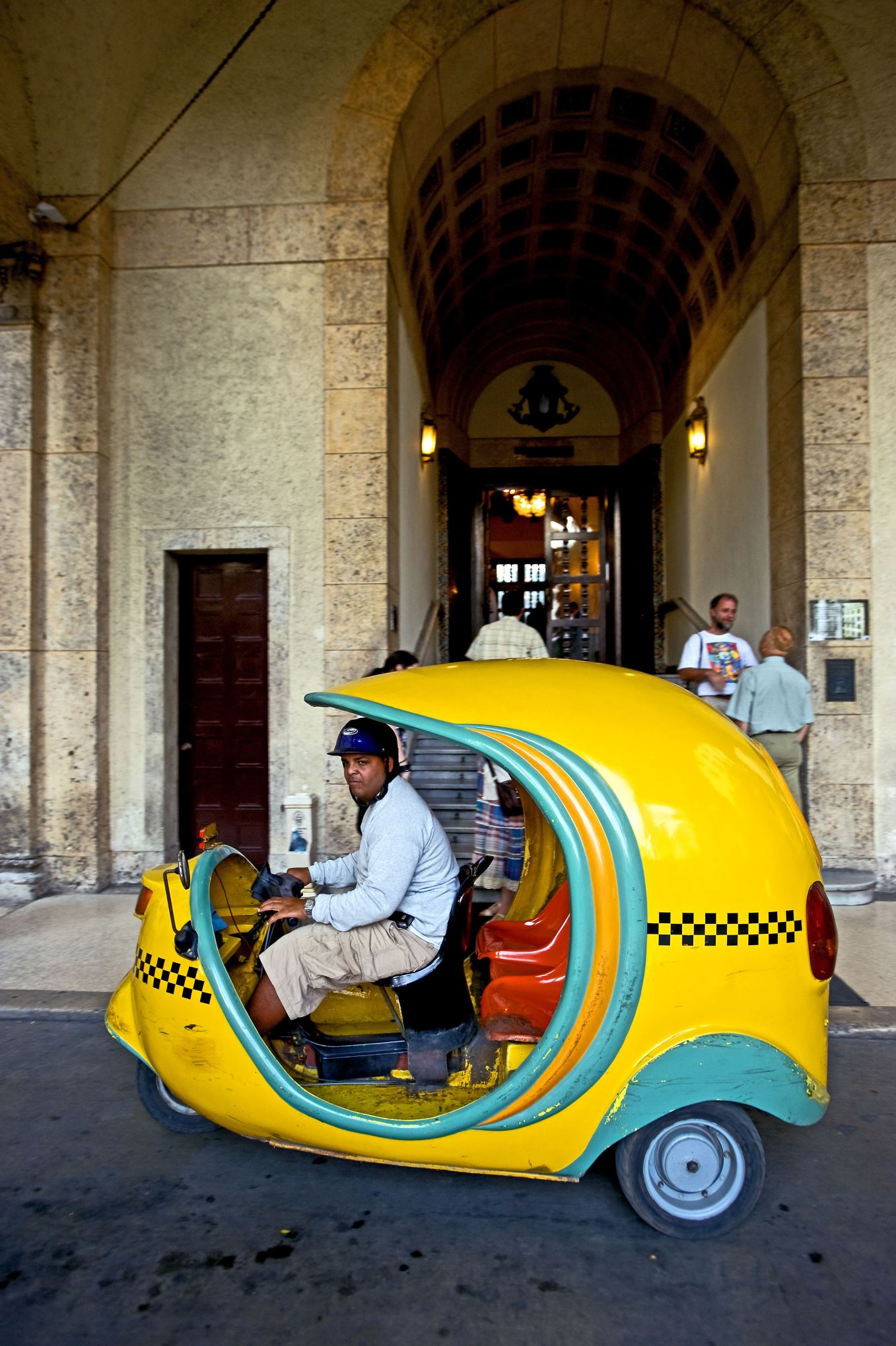 Aneka Bentuk Taksi di Berbagai Negara