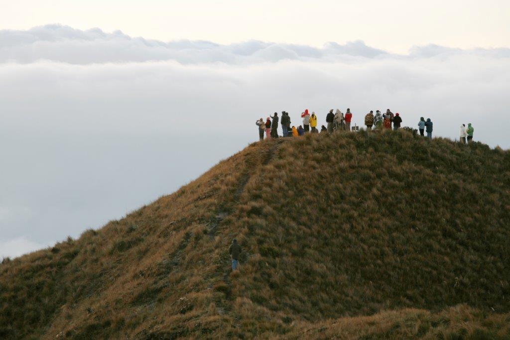 Tempat Fantastis Untuk Melihat Matahari Terbit