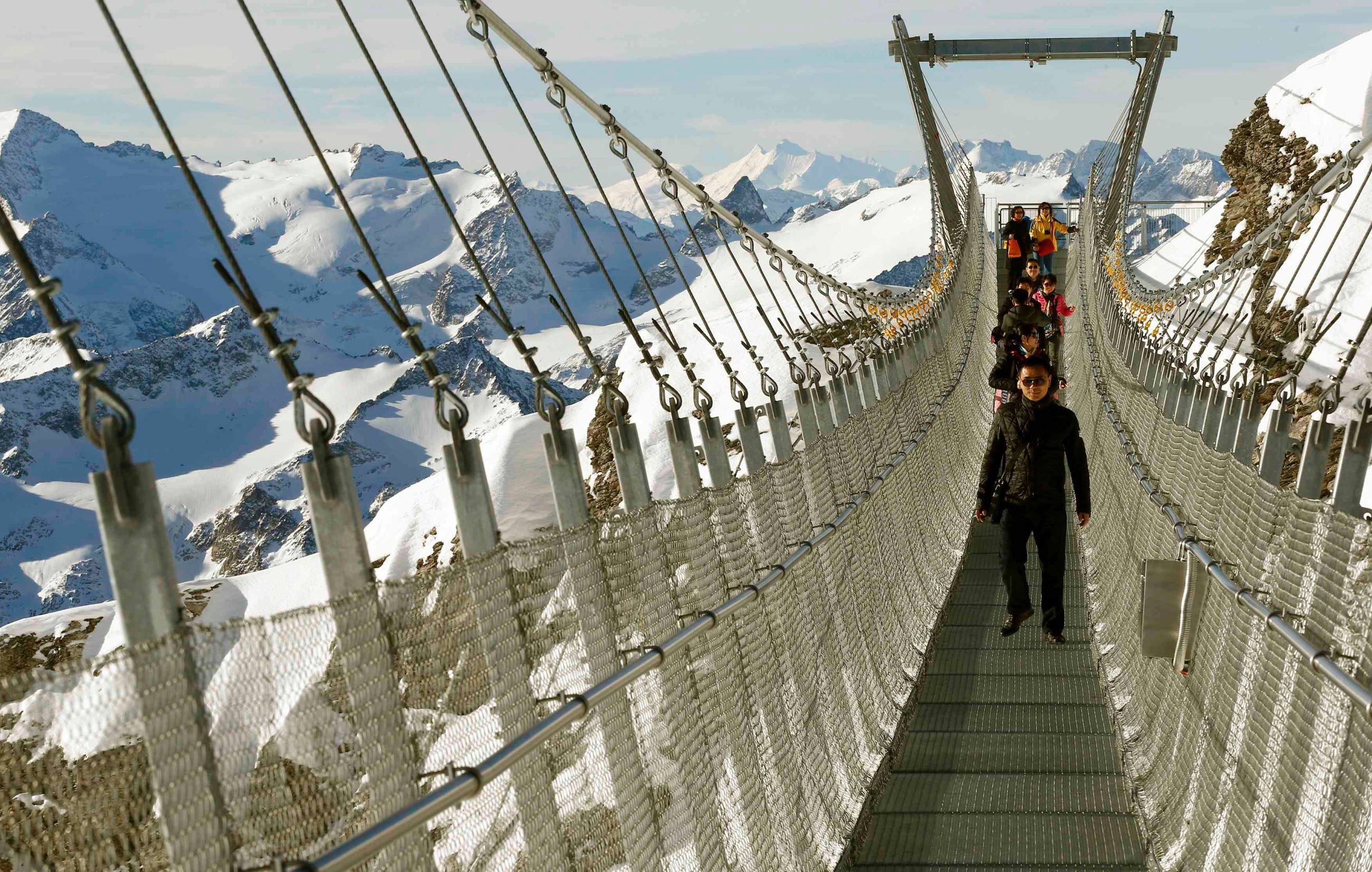 Skywalk Paling Keren di Dunia