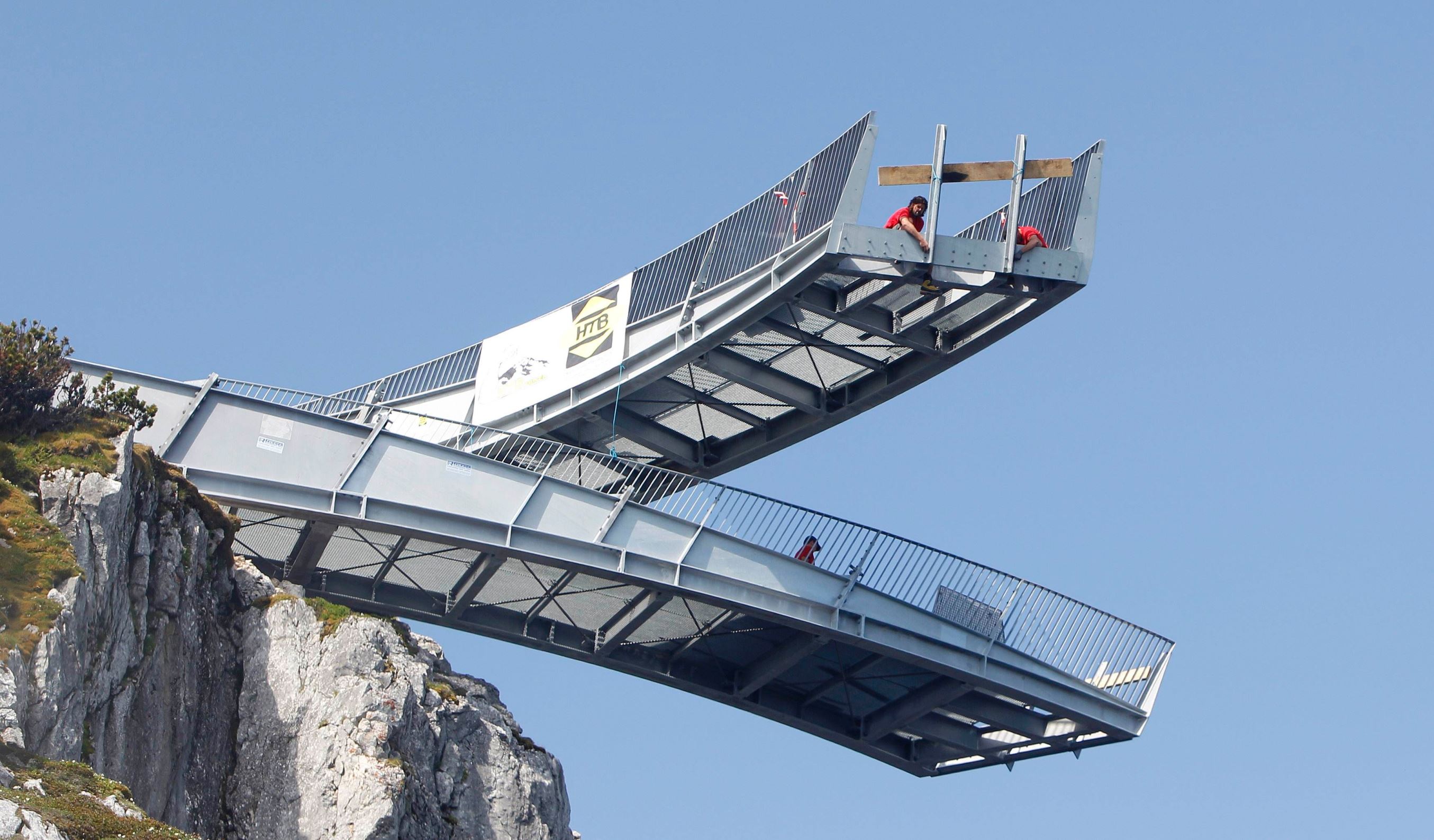 Skywalk Paling Keren di Dunia