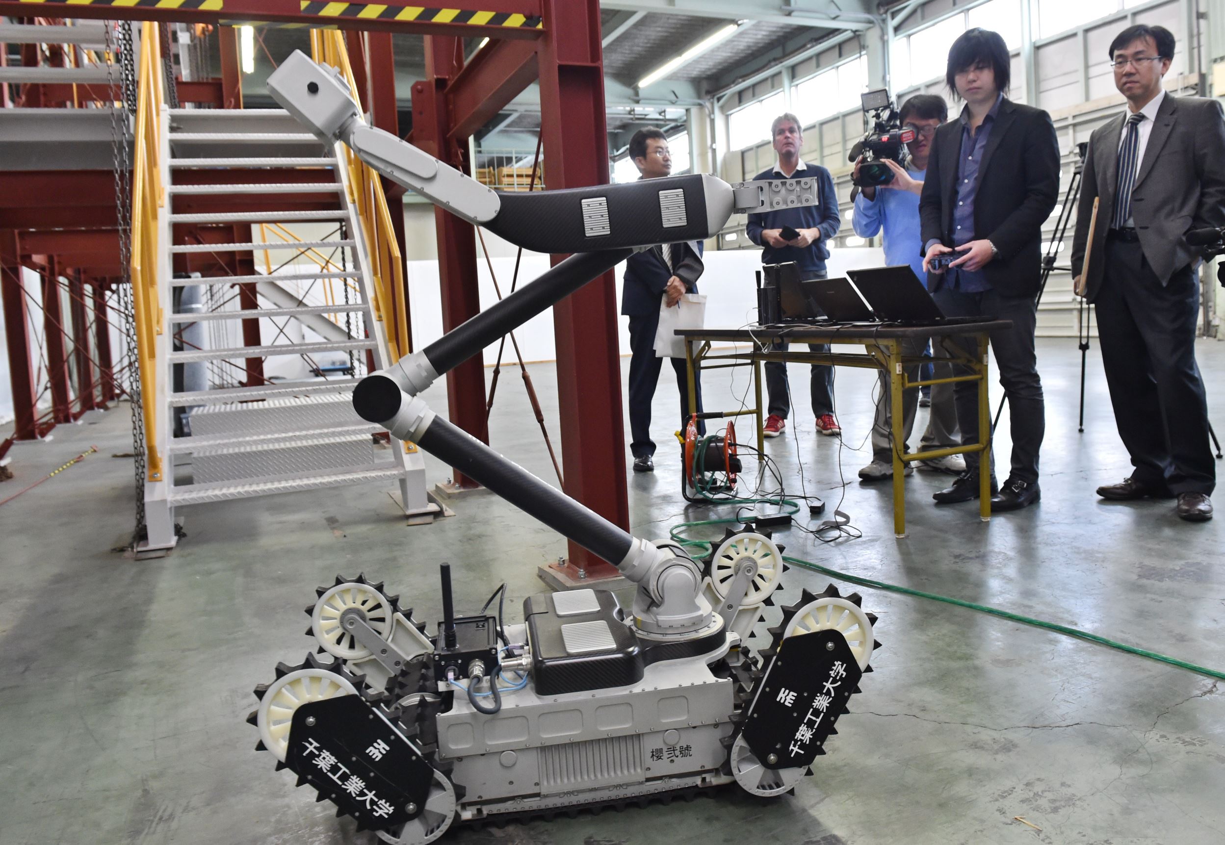 Robot-Robot Keren Tahun 2014