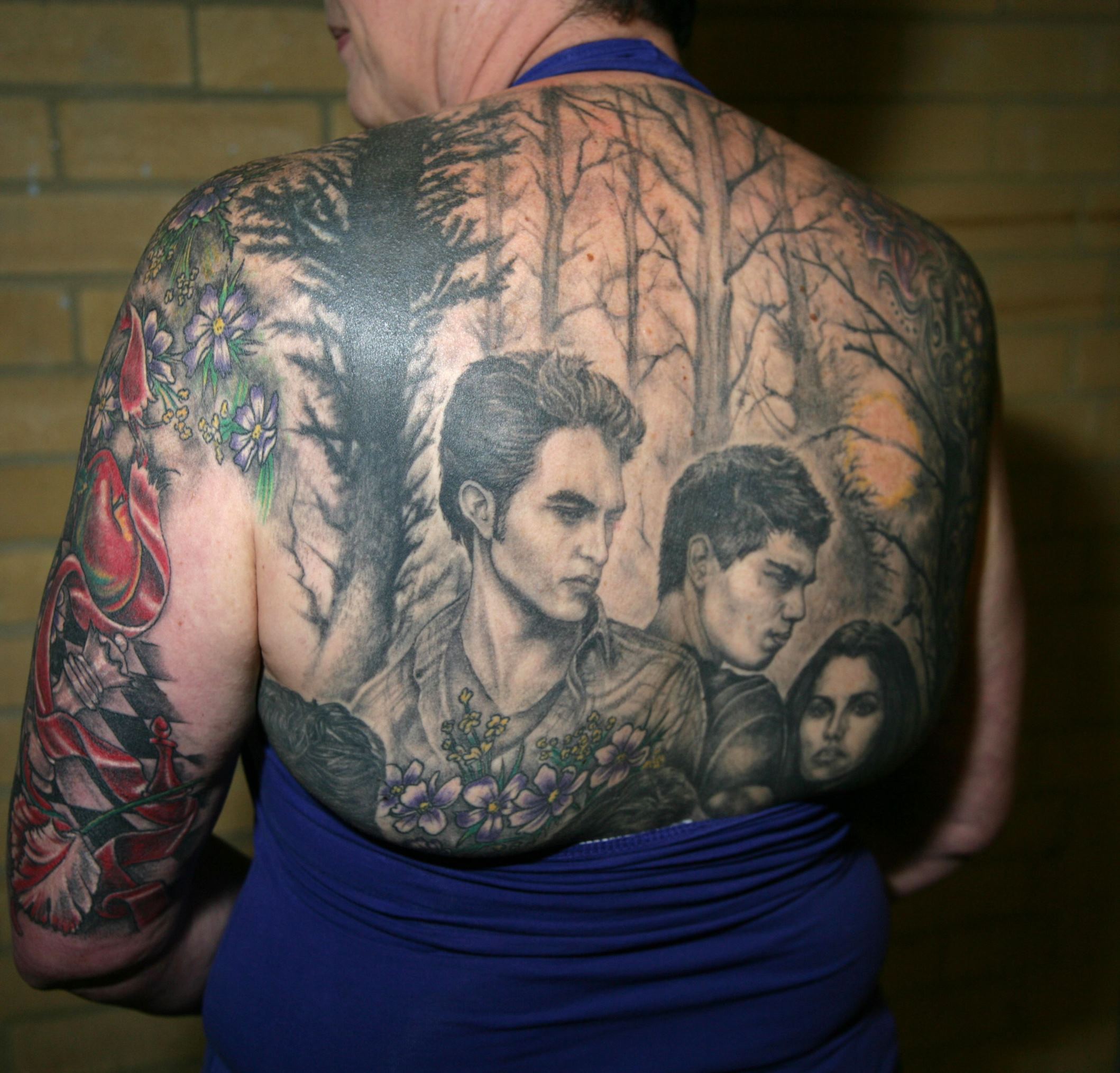 Tato Fantastik para Penggemar Fanatik, [AGAN PUNYA?]