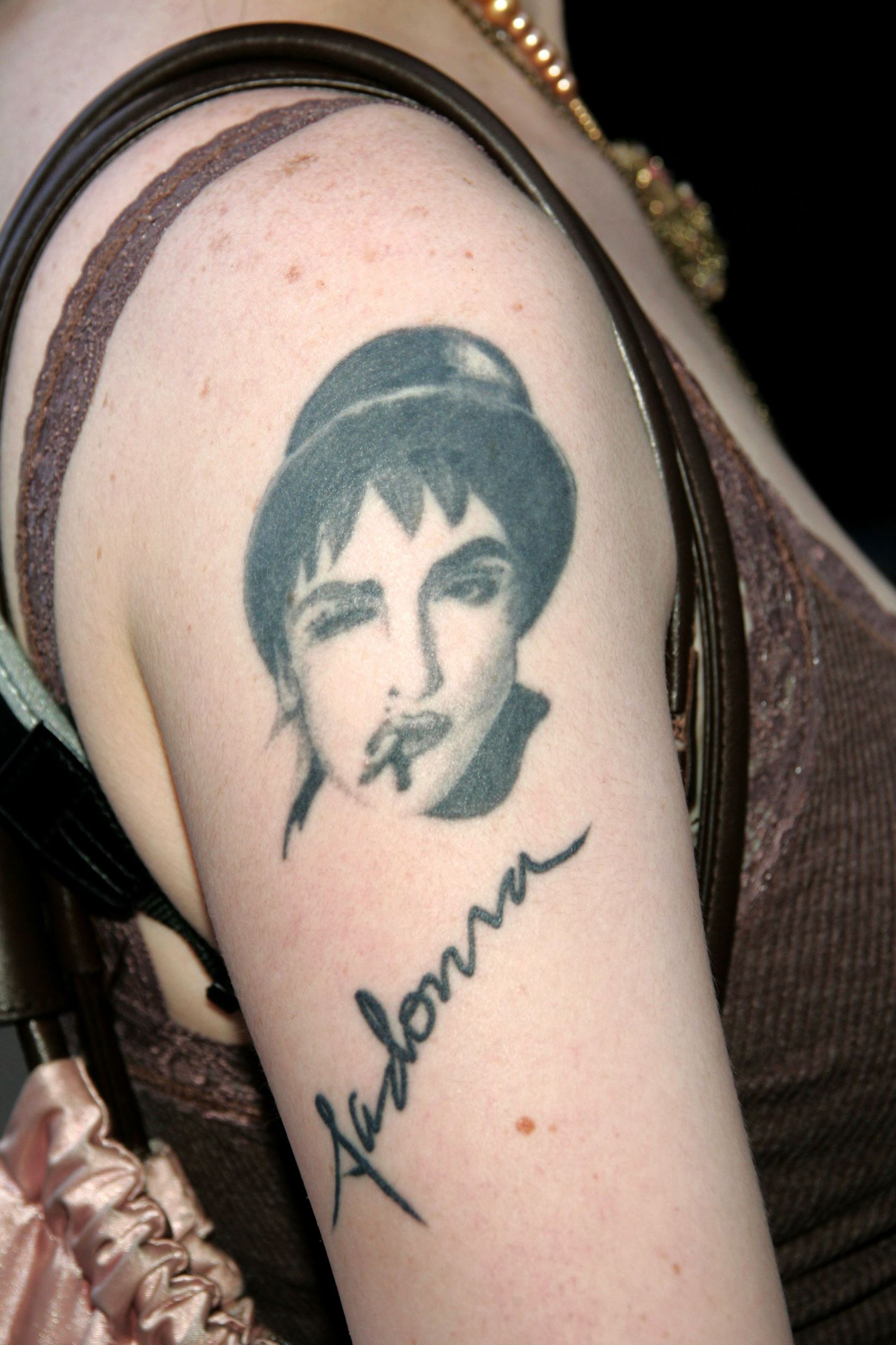 Tato Fantastik para Penggemar Fanatik, [AGAN PUNYA?]