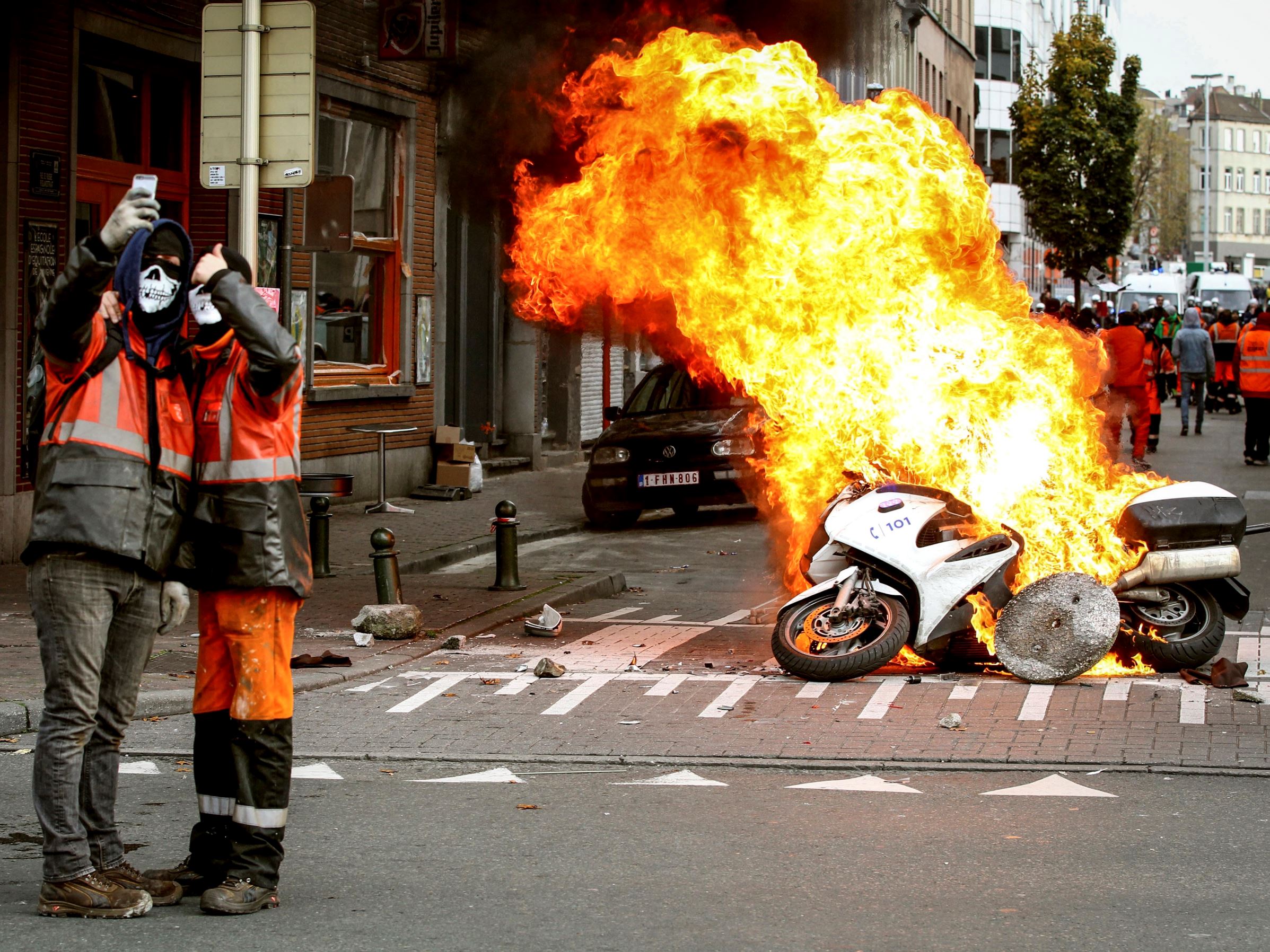 FOTO TERBAIK 2014 VERSI KANTOR BERITA TURKI