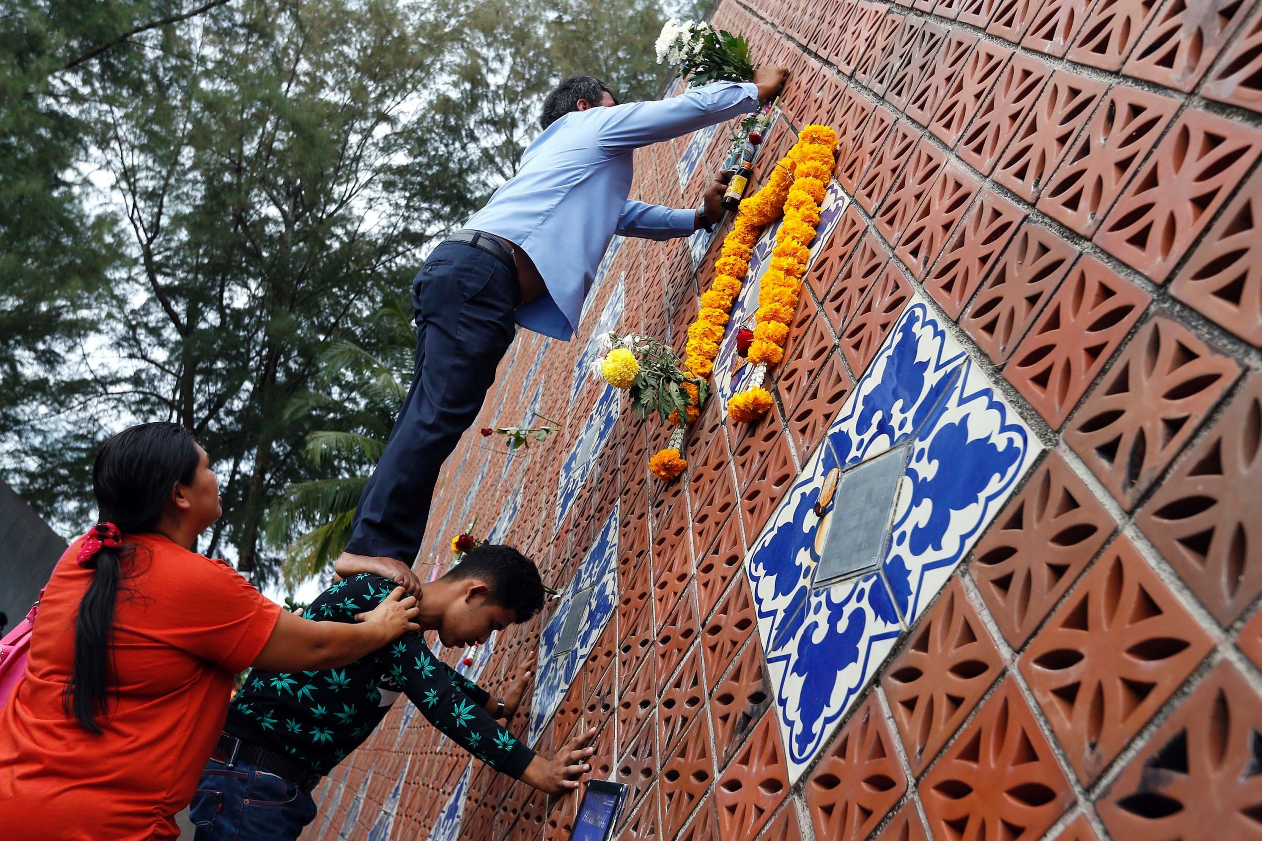 Dunia Mengenang Tsunami Aceh