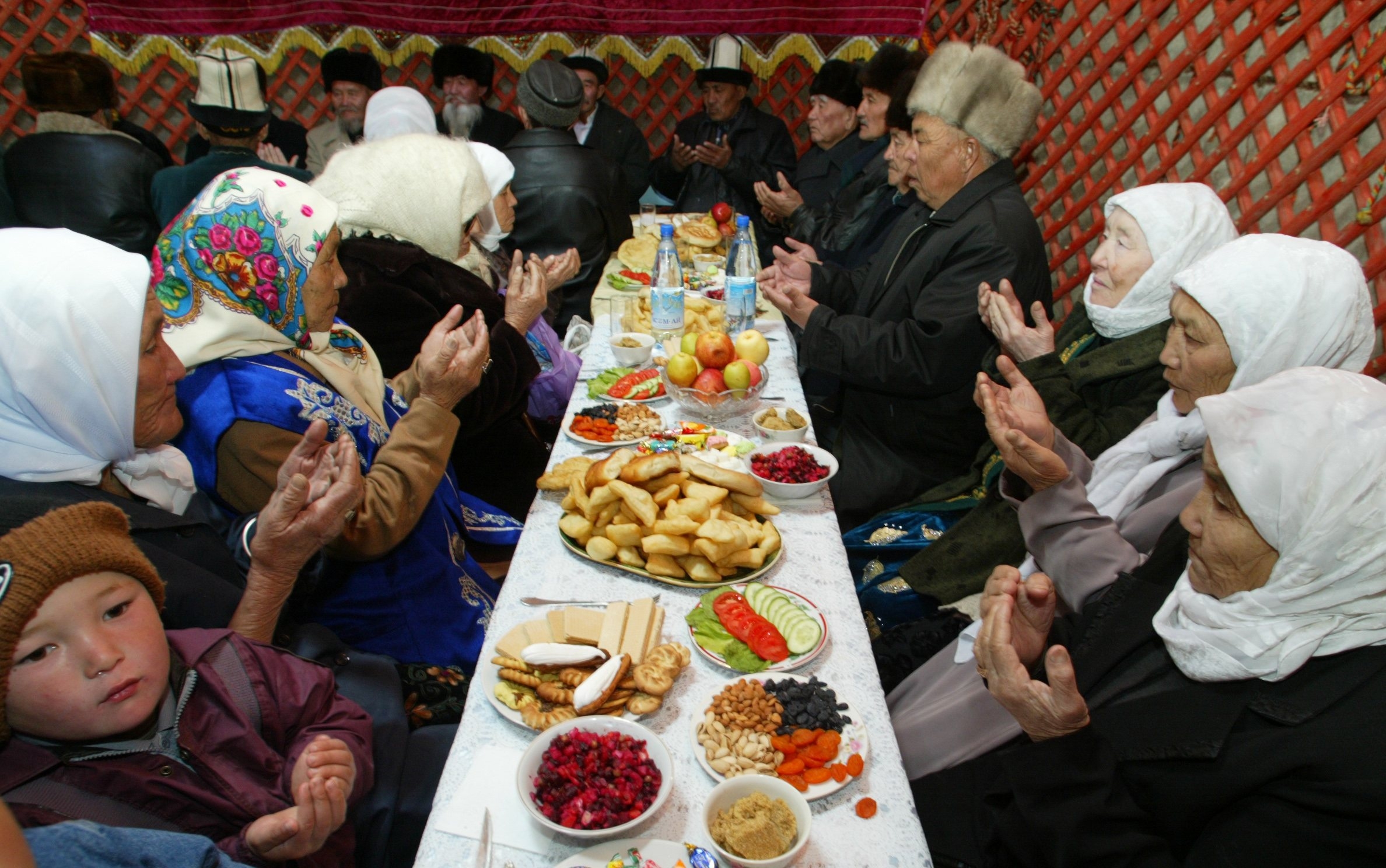 Perayaan Menyambut Datangnya Musim Semi di Berbagai Negara