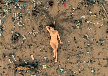 Abadikan Moment Liburan di Bali, Foto Bule Ini Menampar Perilaku Buruk Manusia 