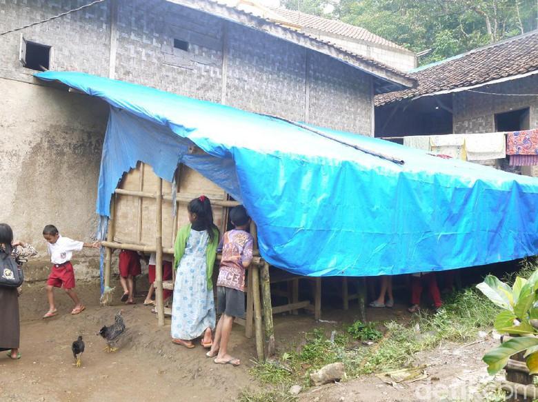 Disdik Bogor soal Sekolah Terpal: Untuk Ini, Tak Ada Anggaran