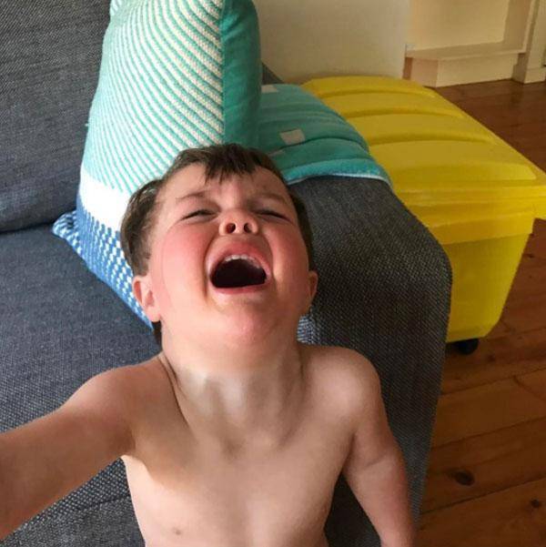 14 Foto Menggemaskan Ini Menunjukkan Betapa Sulitnya Jadi Anak-anak