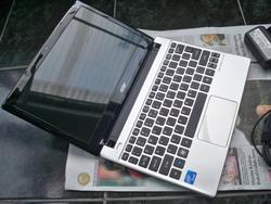 REPOST ++ Acer Aspire One 756 - Intel 877 ngebut, 11.6", Fulset, garansi - BONTANG ++