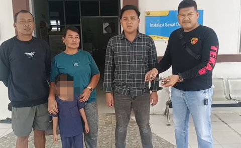 Bocah 5 Tahun Dirantai, Ditinggal Orang Tua Bekerja Tanpa Makanan