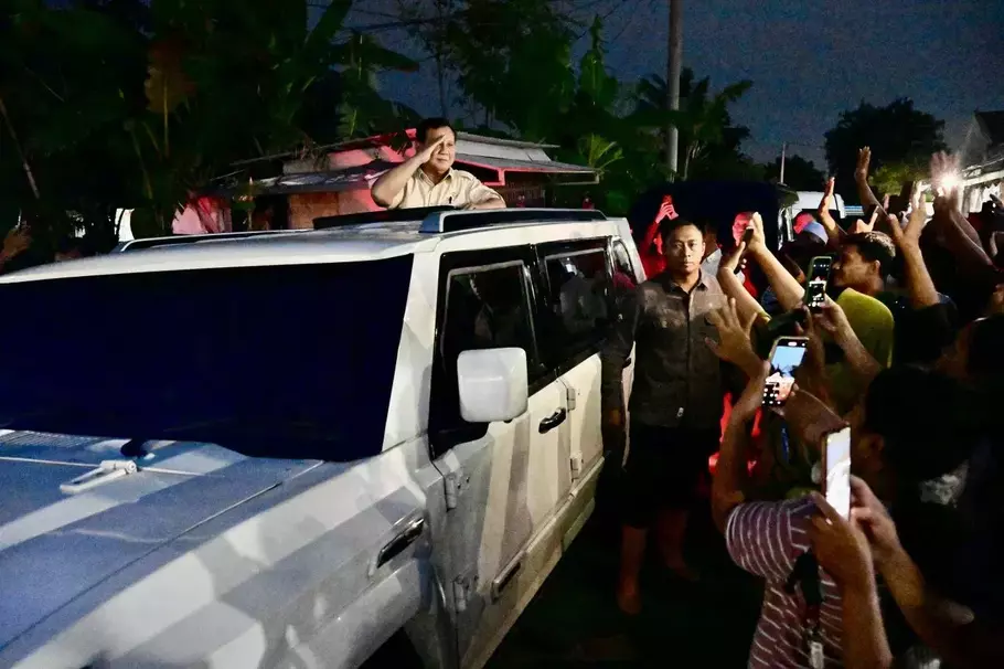 Warga Korban Banjir Bekasi Terharu Dikunjungi Prabowo