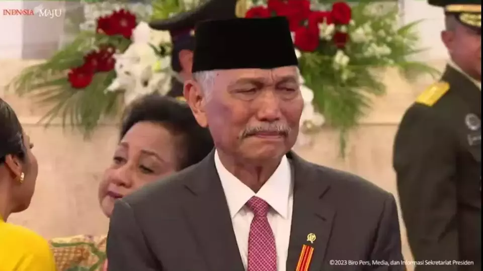 Luhut Menangis Terharu Saat Menantunya Dilantik Jadi KSAD oleh Jokowi