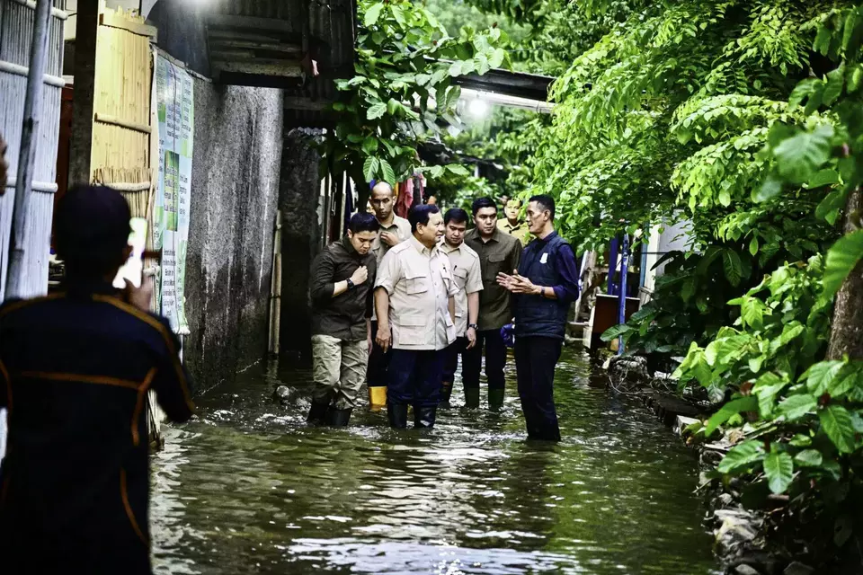 Warga Korban Banjir Bekasi Terharu Dikunjungi Prabowo